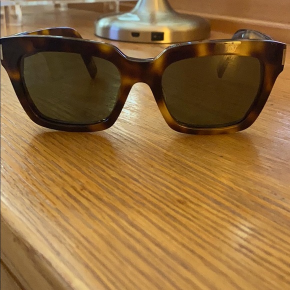 Saint Laurent Sunglasses - Picture 4 of 4